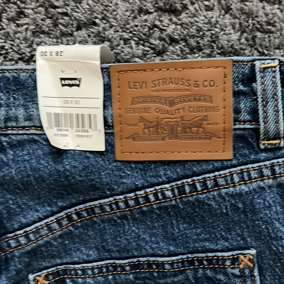 Levis Women's Ribcage Bell Premium Jeans Size- 28x30 (New With Tags ) - Picture 4 of 9